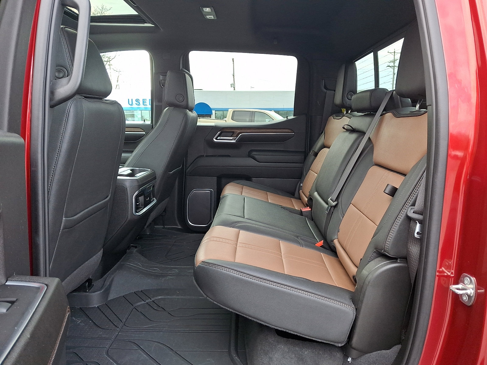 Used 2023 Chevrolet Silverado 1500 High Country w/ Technology Package image 10