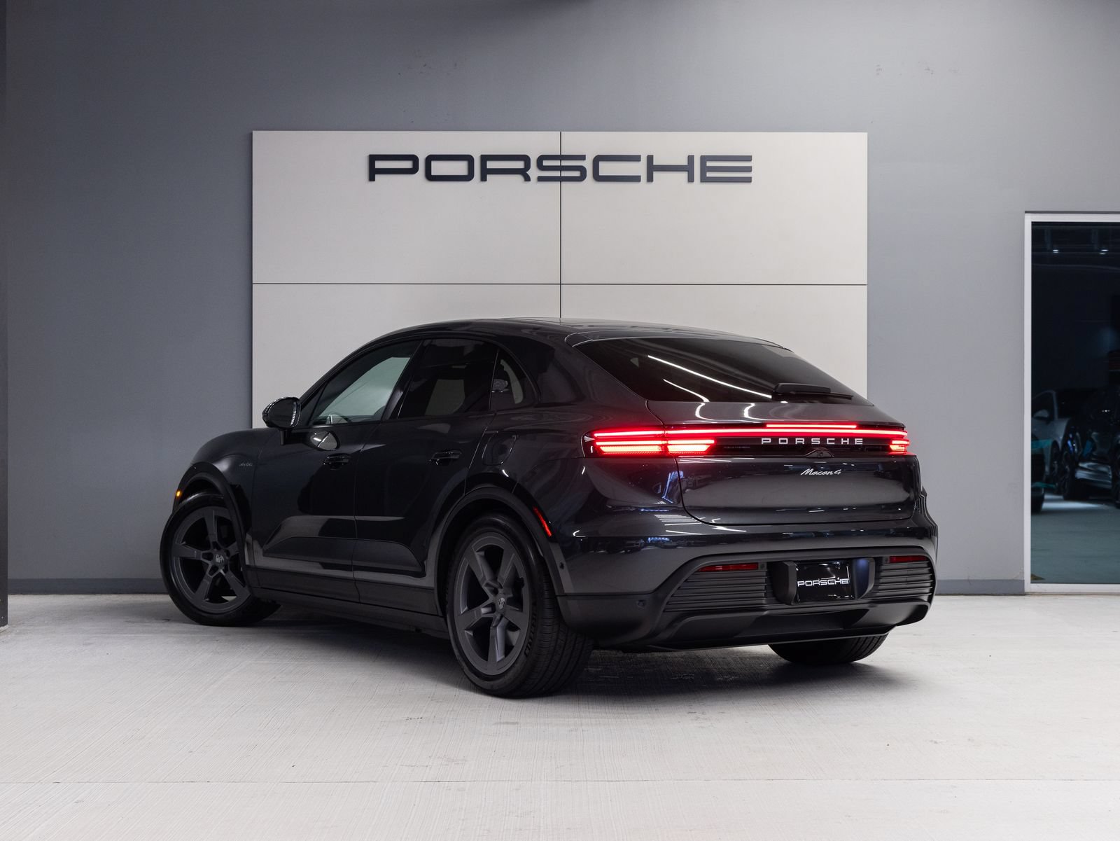 Certified 2026 Porsche Macan 4 Electric AWD/4WD image 3