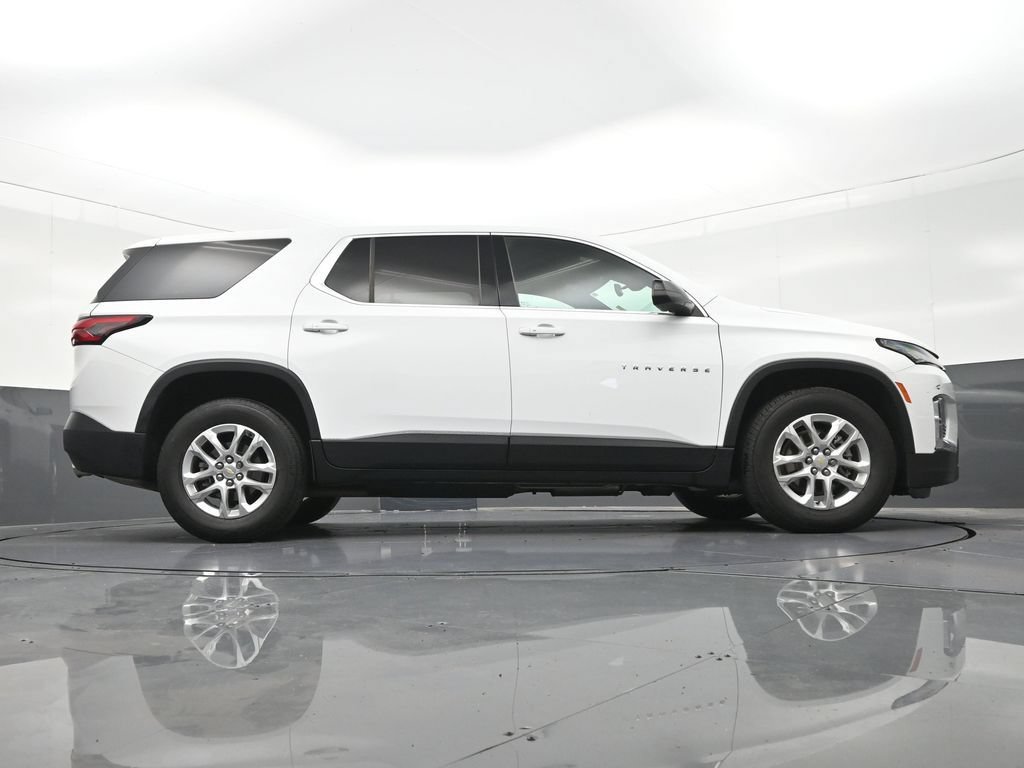 Used 2022 Chevrolet Traverse LS FWD image 28