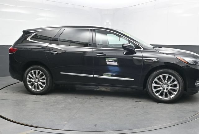 Used 2020 Buick Enclave Essence w/ Sound and Sites Package AWD/4WD image 9