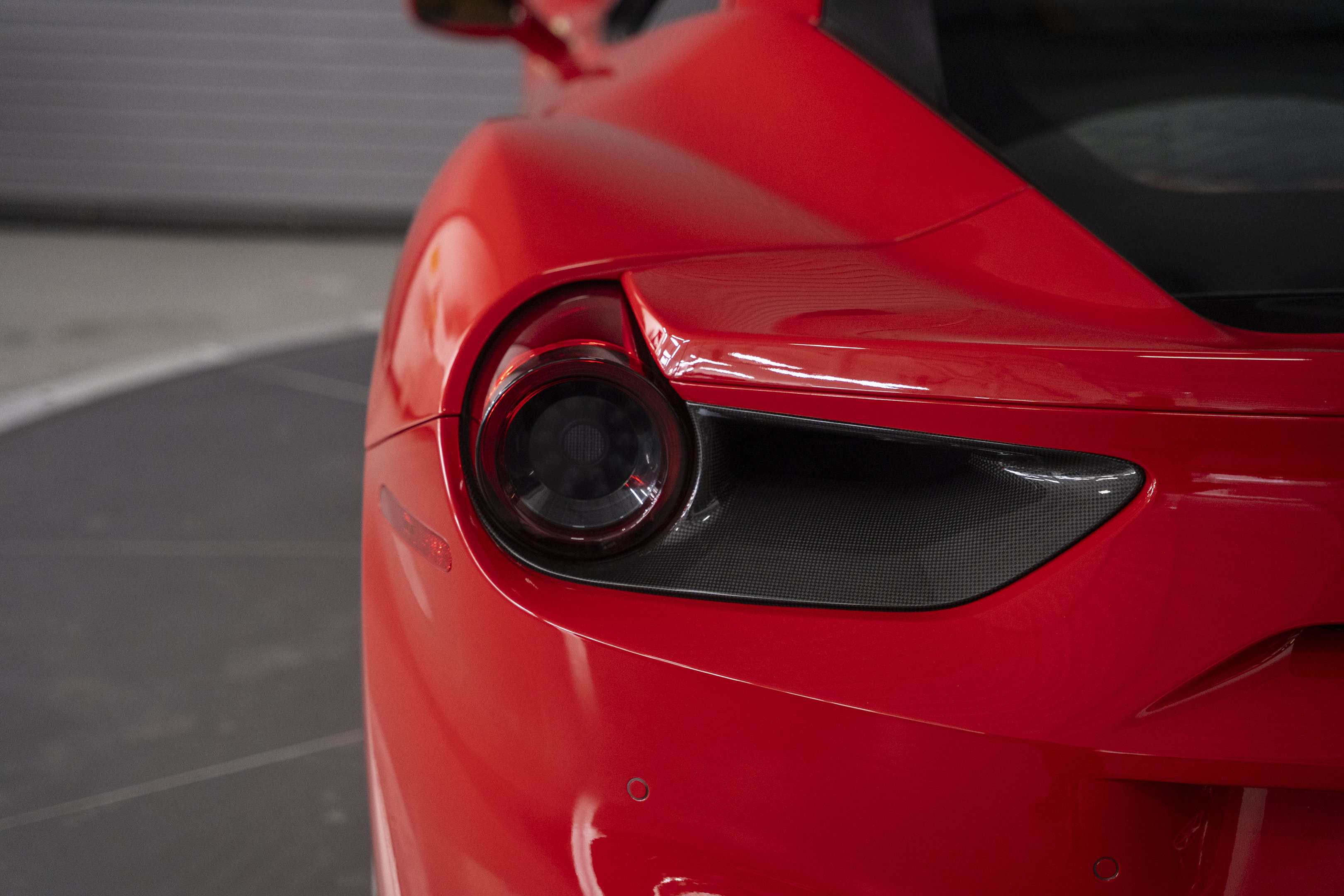 Used 2018 Ferrari 488 GTB RWD image 14