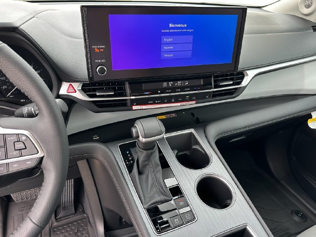 Used 2026 Toyota Sienna XLE FWD image 15