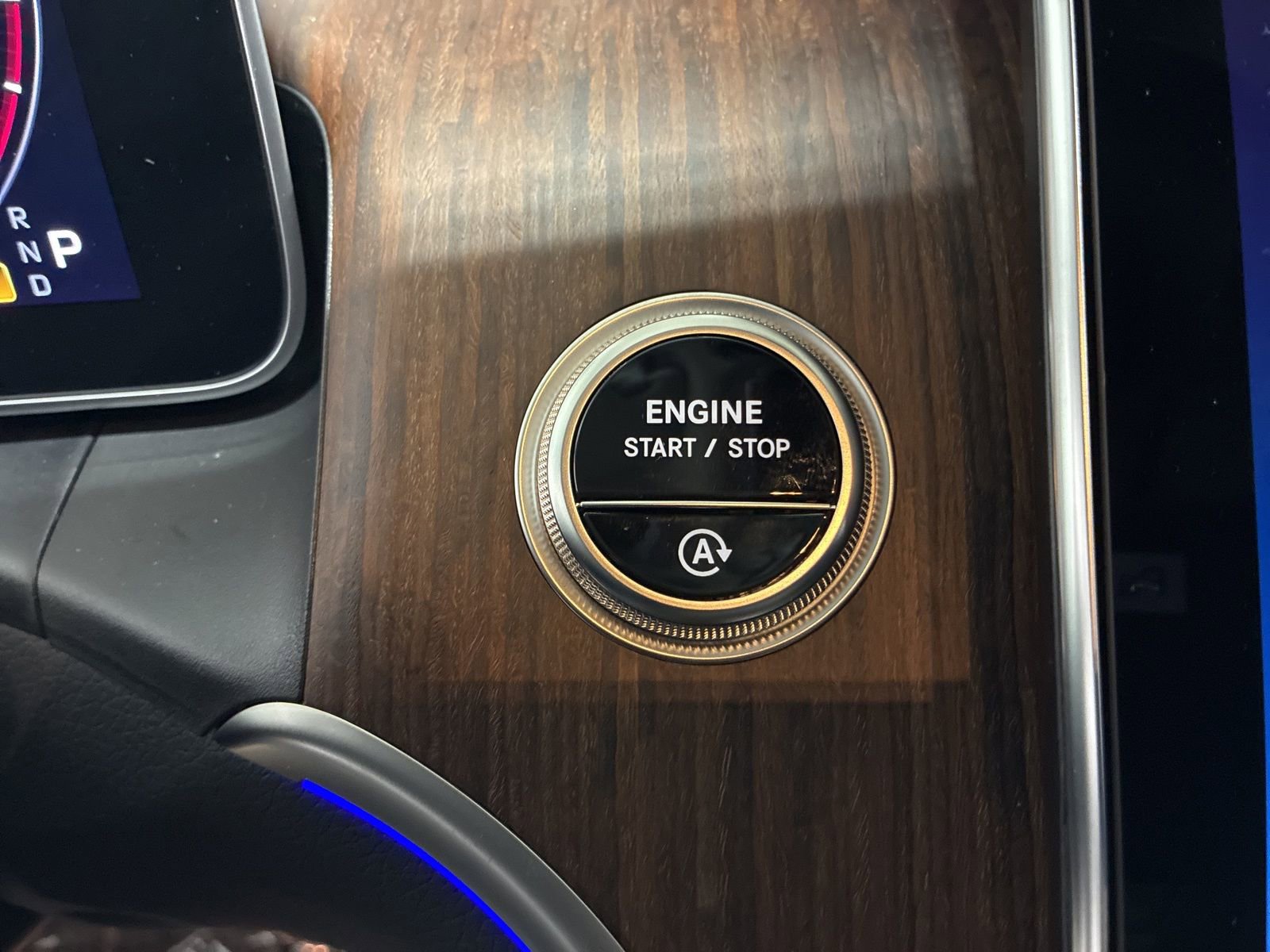 Used 2025 Mercedes-Benz GLC 300 4MATIC image 15