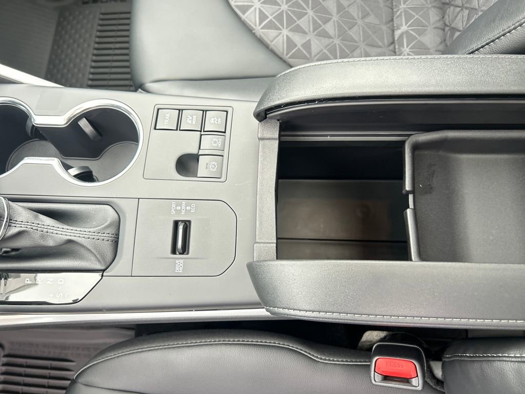 New 2025 Toyota Highlander XLE image 26