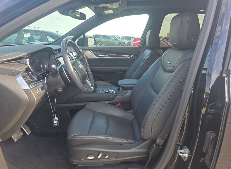 Used 2024 Cadillac XT6 Sport w/ LPO, Floor Liner Package AWD/4WD image 11