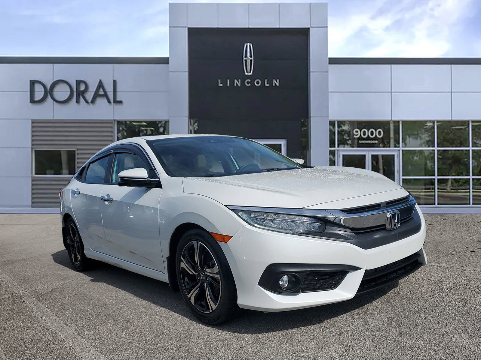 Used 2017 Honda Civic Touring image 1