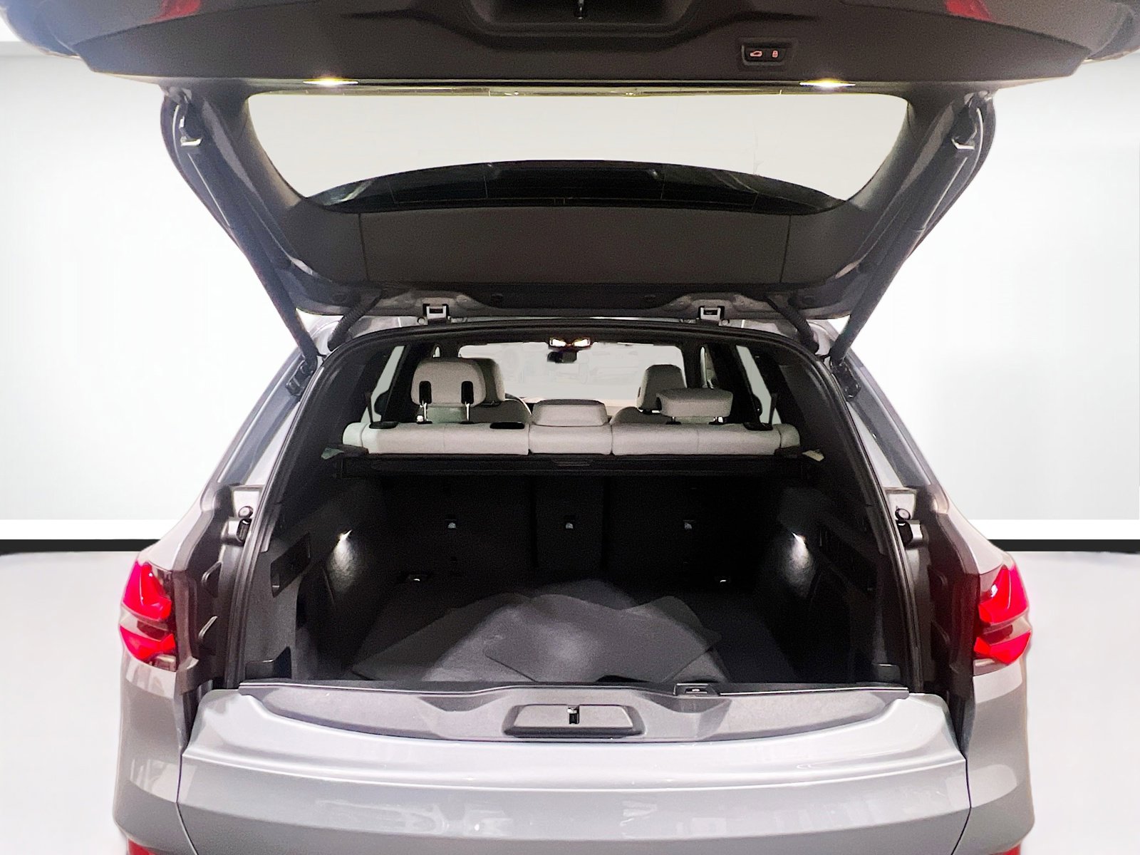 Used 2024 BMW X5 sDrive40i w/ Premium Package RWD image 21