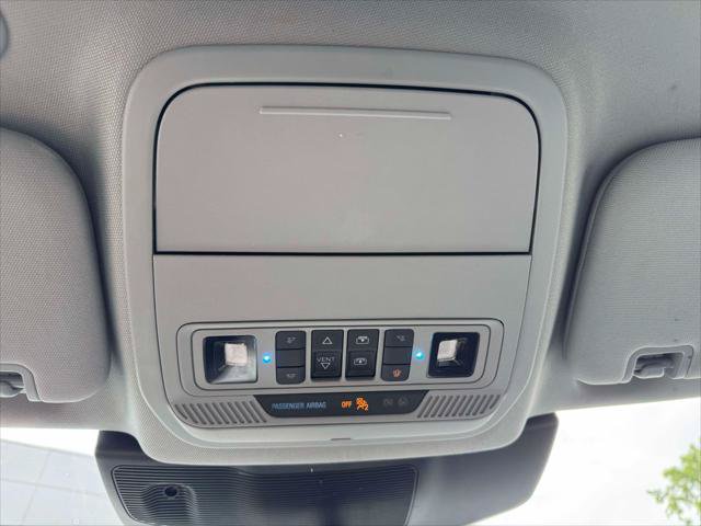 Used 2023 Ford Explorer XLT w/ Equipment Group 202A AWD/4WD image 33