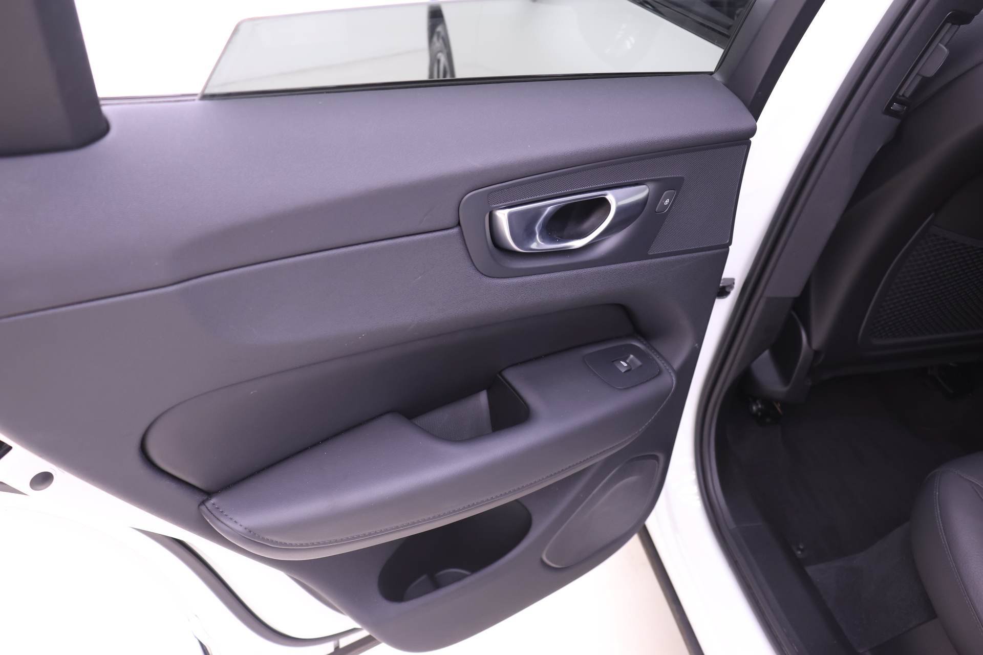 Certified 2024 Volvo XC60 B5 Plus w/ Protection Package Premier AWD/4WD image 21