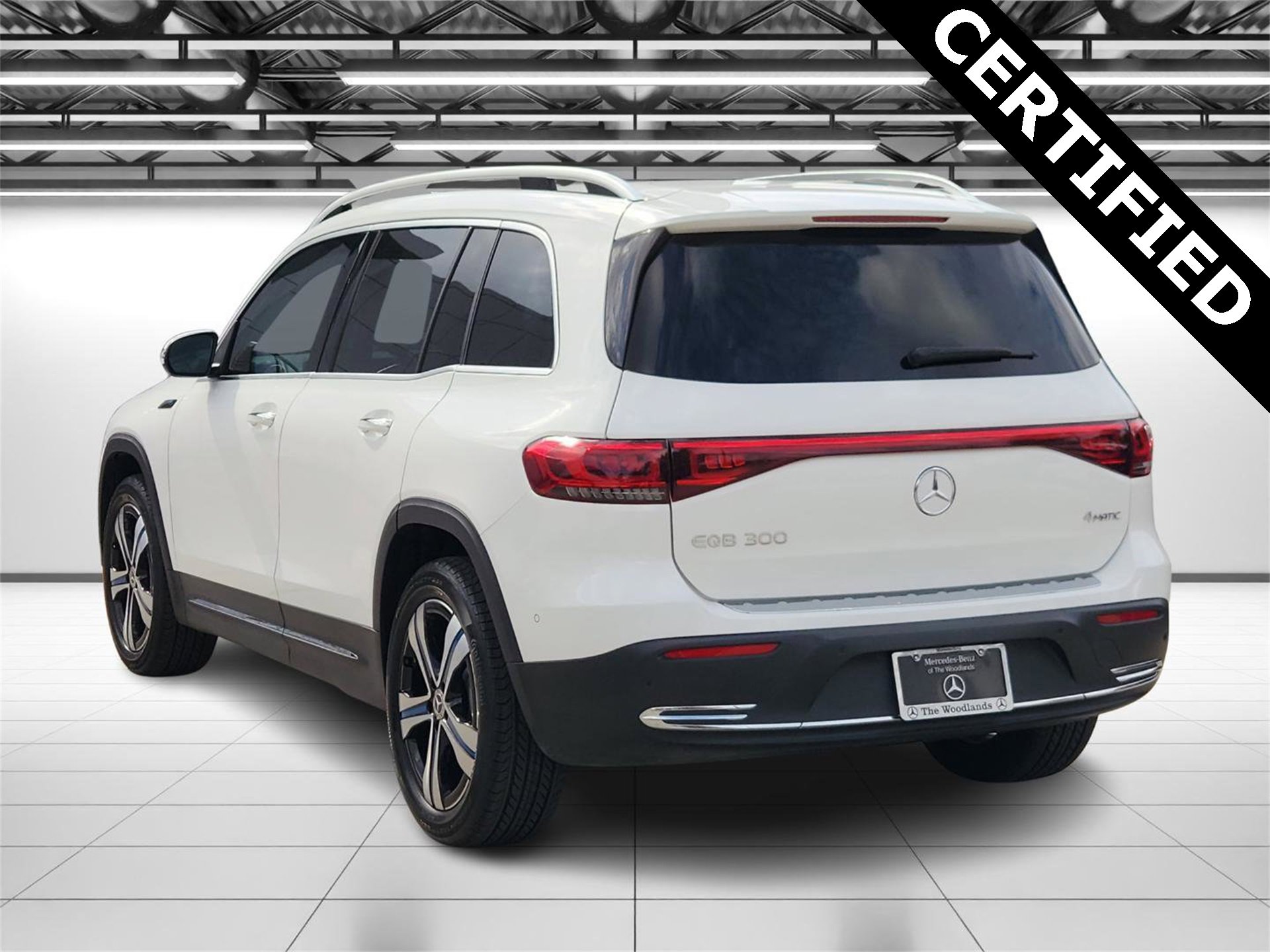 Certified 2022 Mercedes-Benz EQB 300 4MATIC image 9