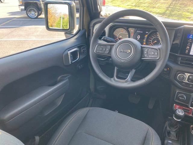 New 2026 Jeep Gladiator Sport AWD/4WD image 32