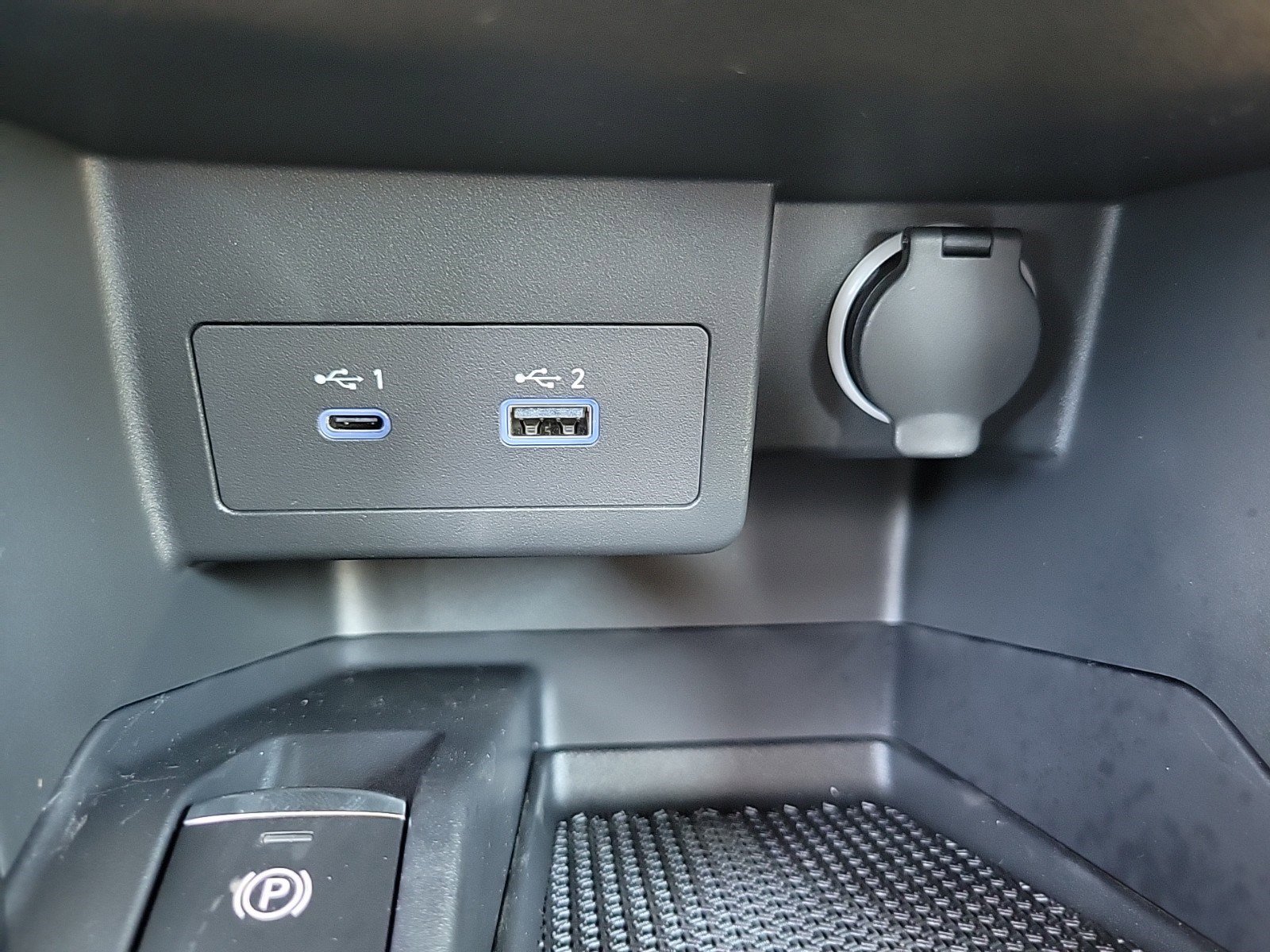 New 2024 Nissan Kicks SV w/ Interior Electronics Package image 24