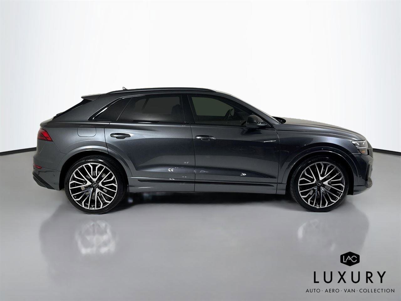 Used 2024 Audi SQ8 Premium Plus w/ 23" Wheel Package image 5