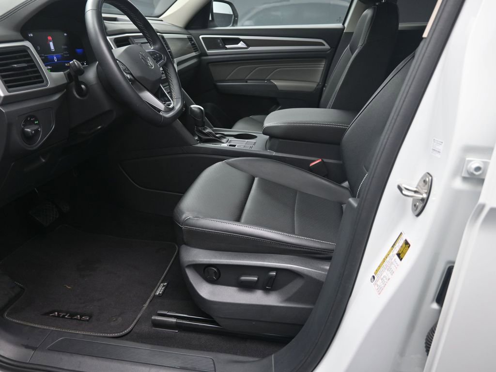 Certified 2023 Volkswagen Atlas SE image 17