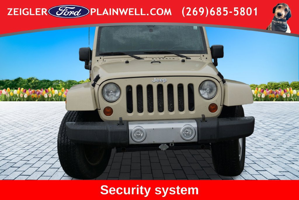 Used 2011 Jeep Wrangler Unlimited Sahara w/ Dual Top Group AWD/4WD image 8