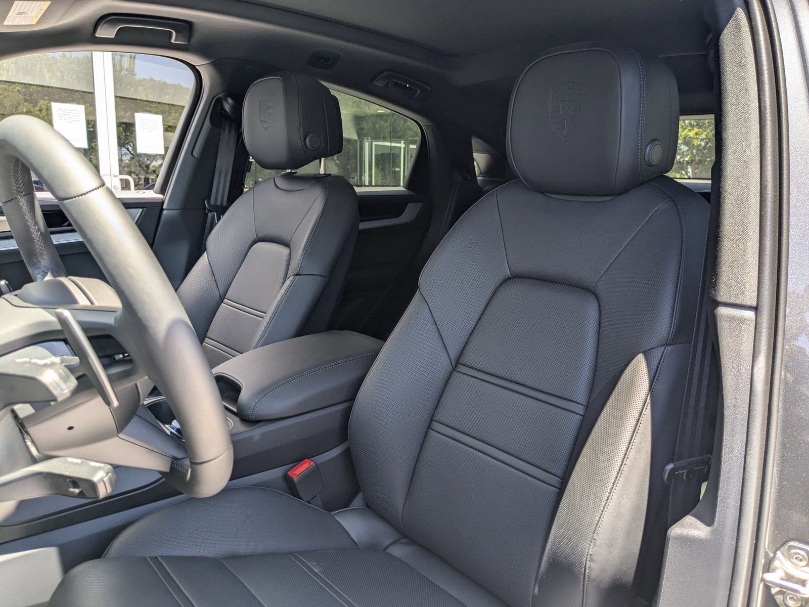 New 2025 Porsche Cayenne Coupe image 5