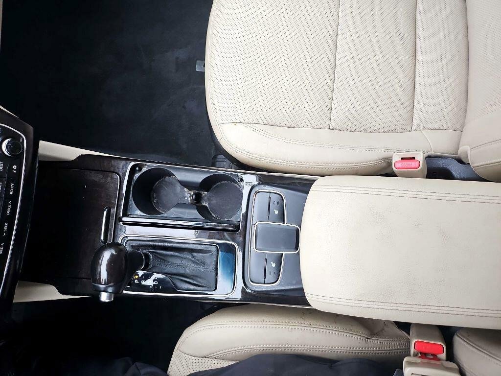 Used 2014 Kia Cadenza Premium image 16