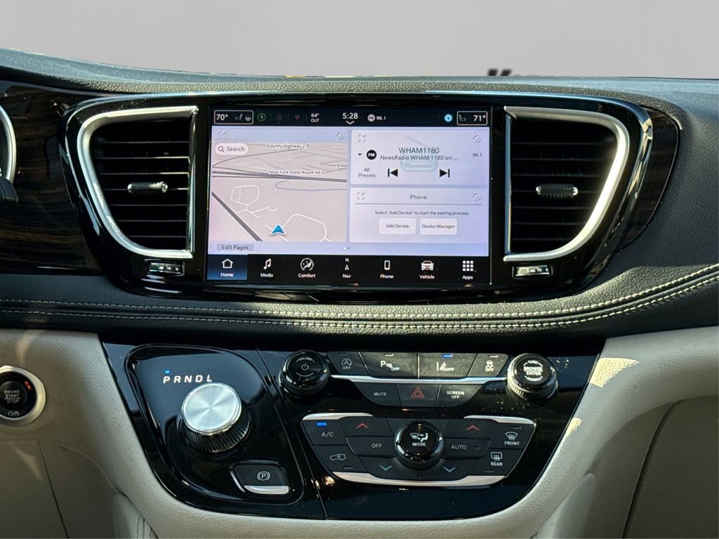 Used 2024 Chrysler Pacifica Limited FWD image 20