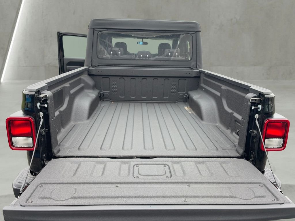 New 2026 Jeep Gladiator Sport AWD/4WD image 21