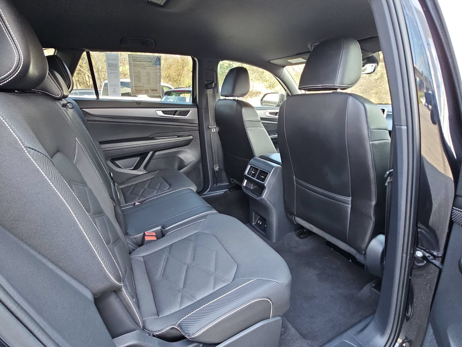 Used 2024 Volkswagen Atlas Cross Sport SE AWD/4WD image 11