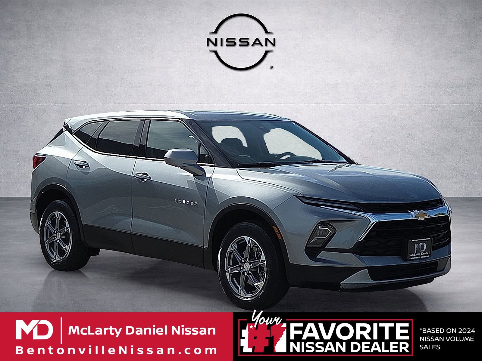 Used 2025 Chevrolet Blazer LT AWD/4WD image 1