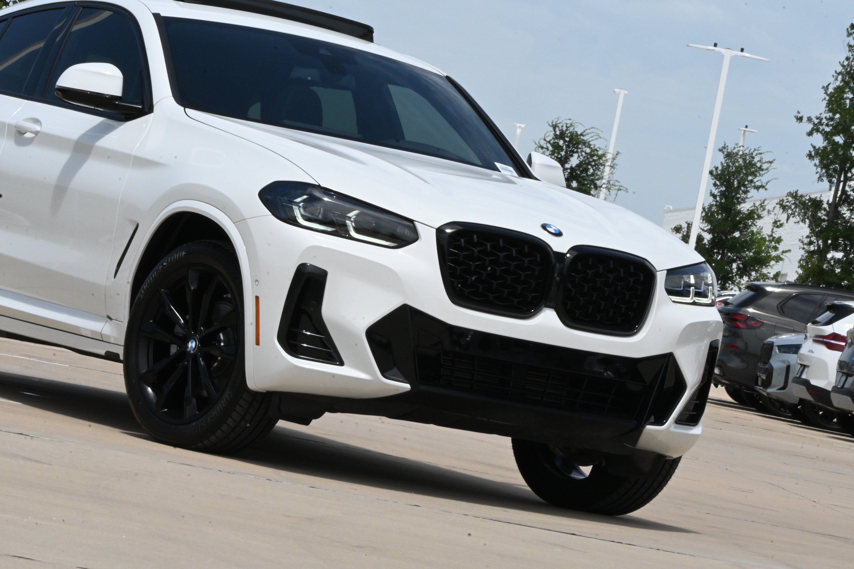 Certified 2025 BMW X4 xDrive30i w/ Premium Package AWD/4WD image 39