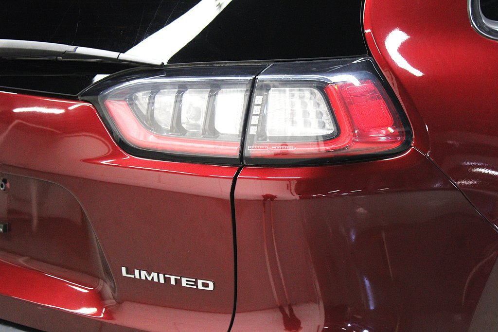Certified 2021 Jeep Cherokee Limited AWD/4WD image 39