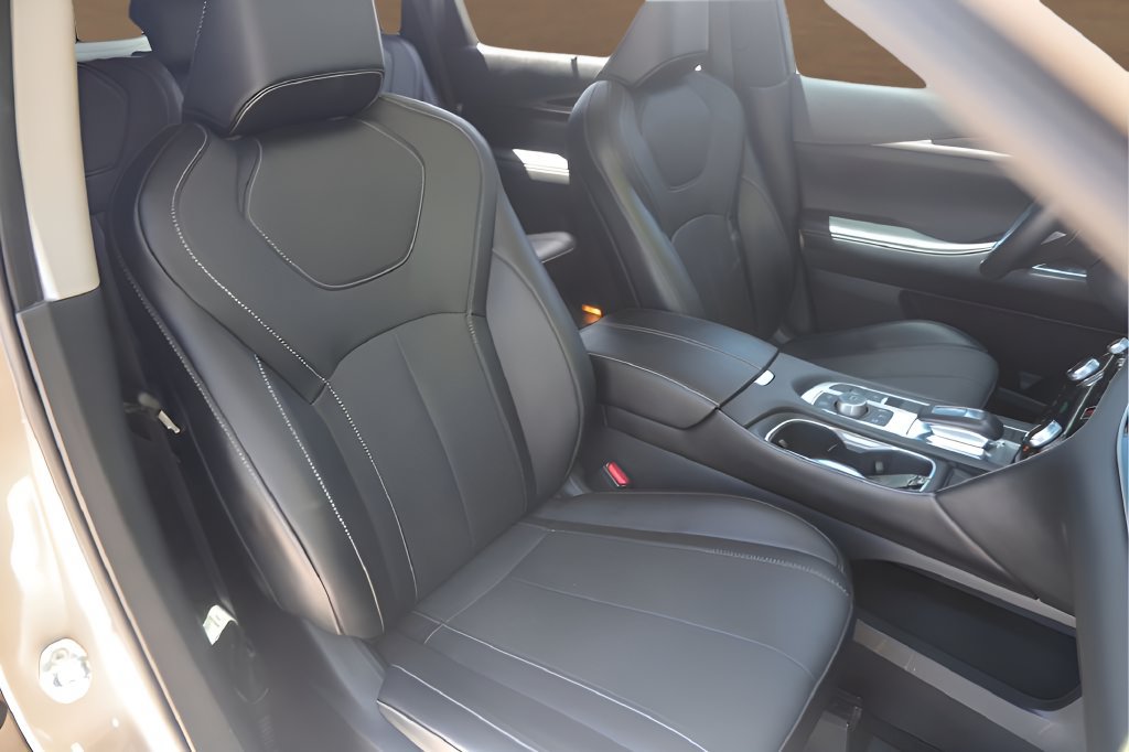 Used 2023 INFINITI QX60 Sensory w/ Vision Package AWD/4WD image 32