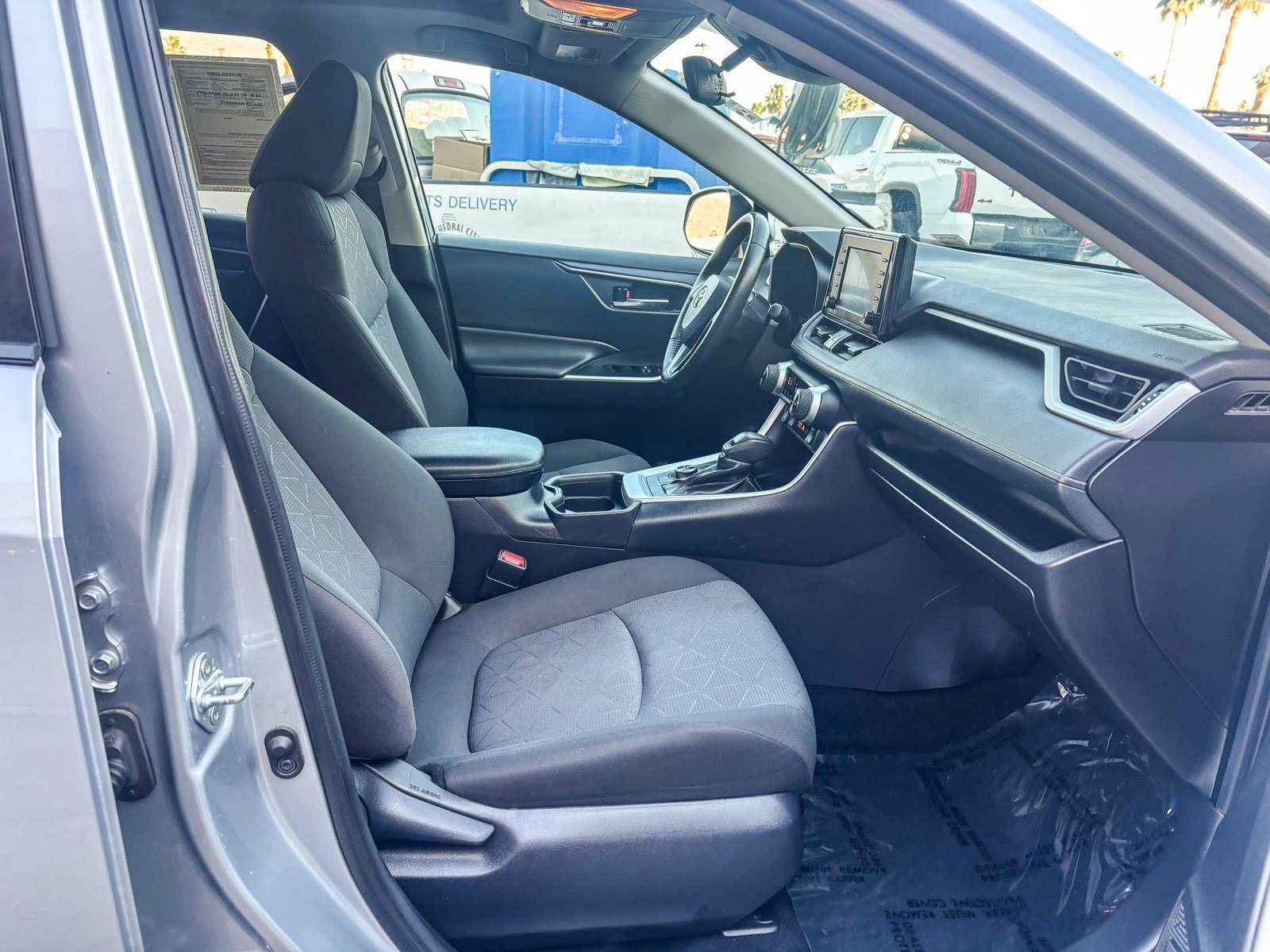 Used 2021 Toyota RAV4 XLE w/ Convenience Package image 19