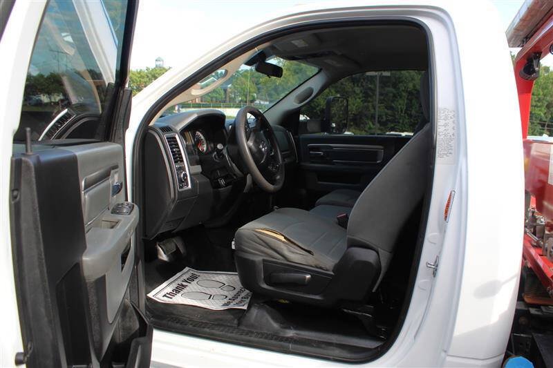 Used 2018 RAM 5500 4x4 Regular Cab image 10