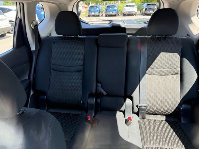 Used 2017 Nissan Rogue S AWD/4WD image 28