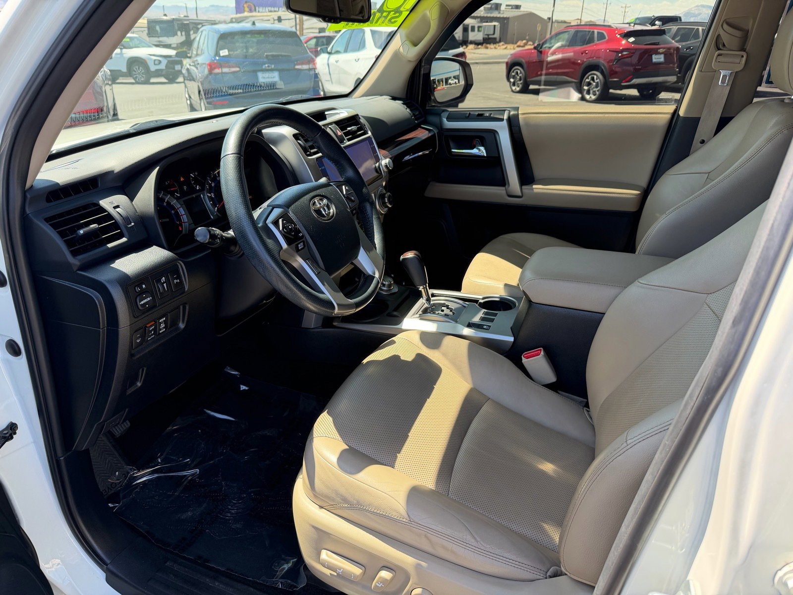 Used 2015 Toyota 4Runner Limited AWD/4WD image 15