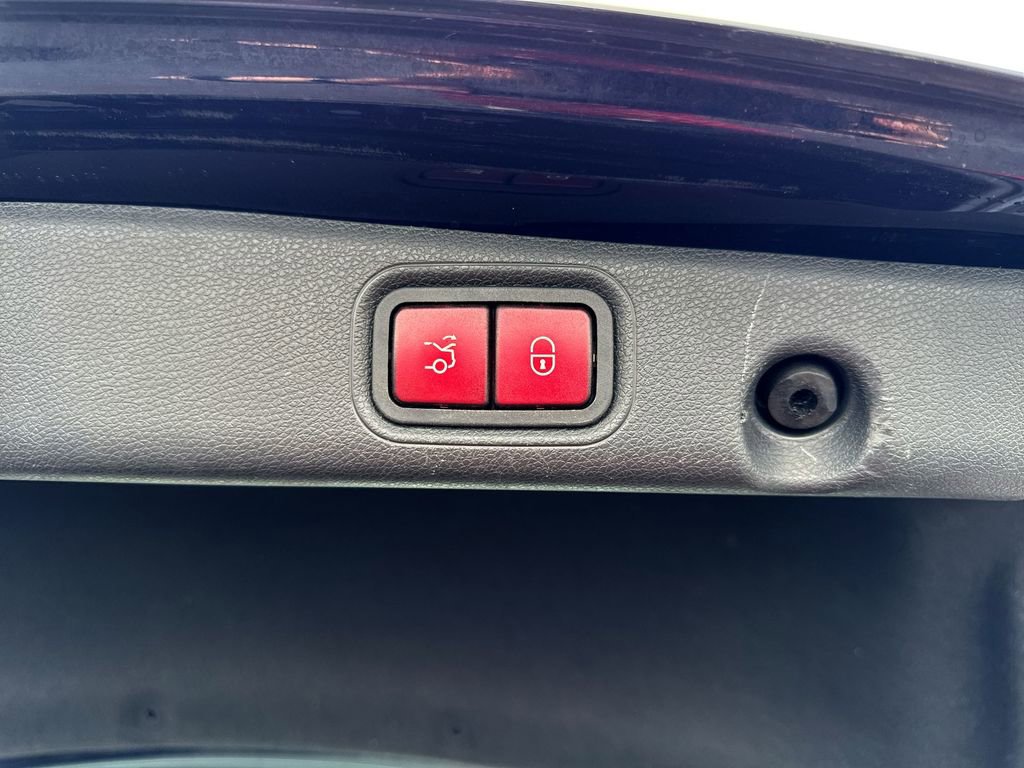 Used 2017 Mercedes-Benz E 300 image 27