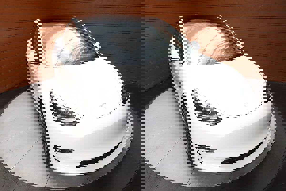 Used 2023 Tesla Model 3 Standard Range image 17