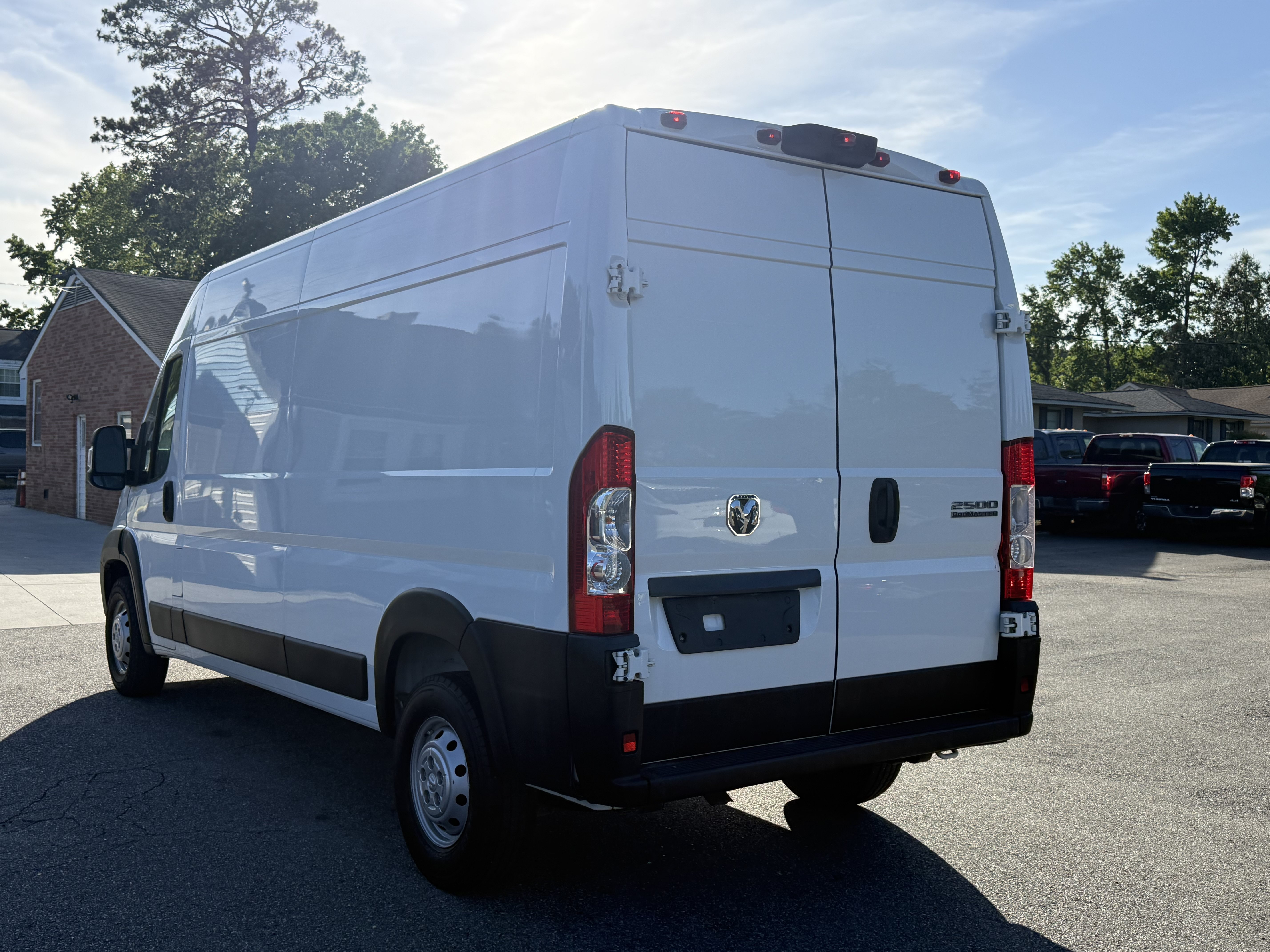 Used 2023 RAM ProMaster 2500 FWD image 12