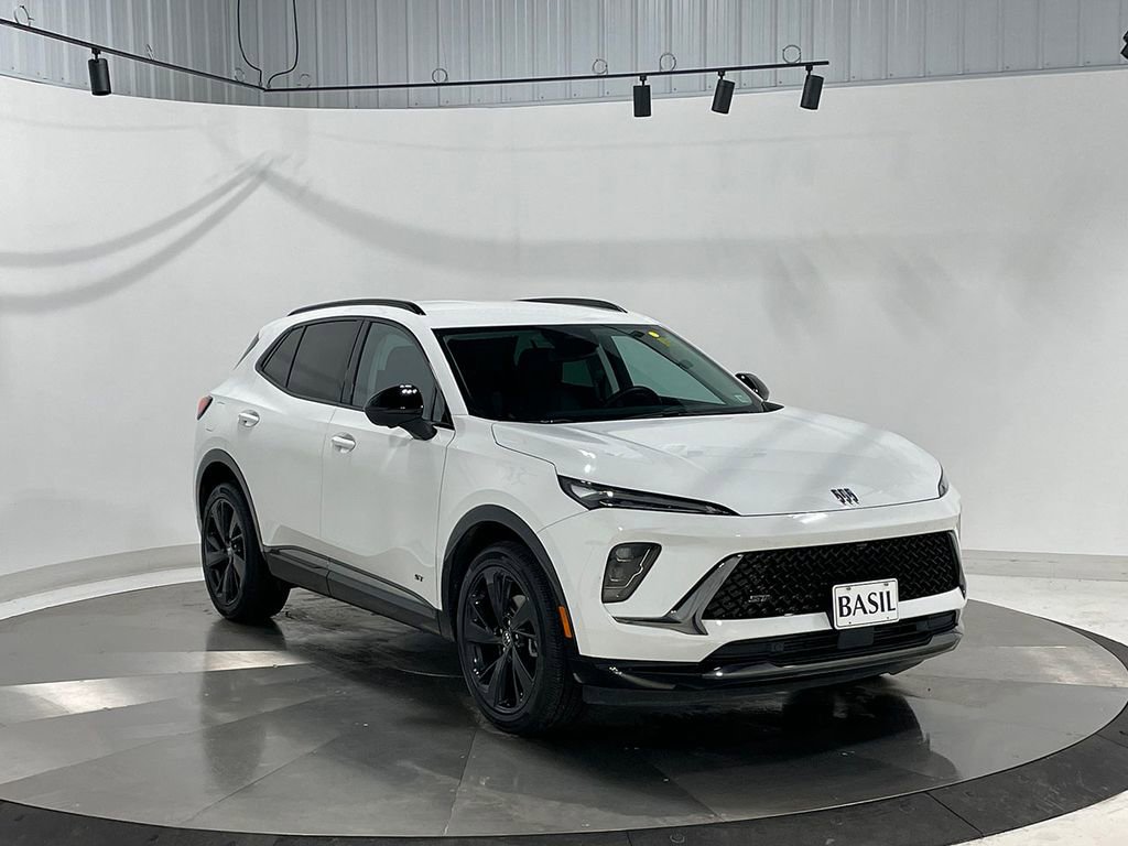 Used 2025 Buick Envision Sport Touring image 38