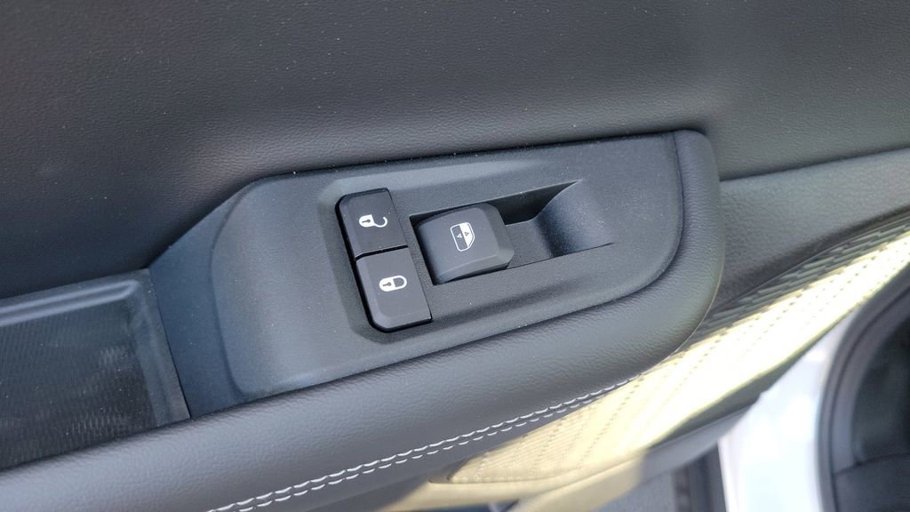 Used 2025 Jeep Grand Cherokee Laredo image 15