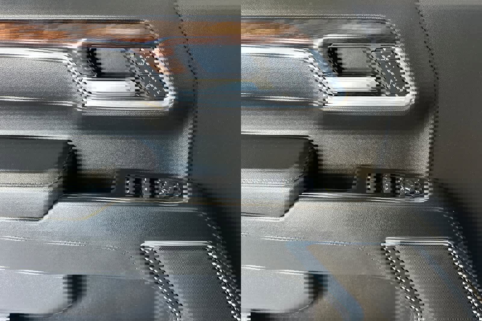 Used 2025 GMC Sierra 1500 SLT image 12