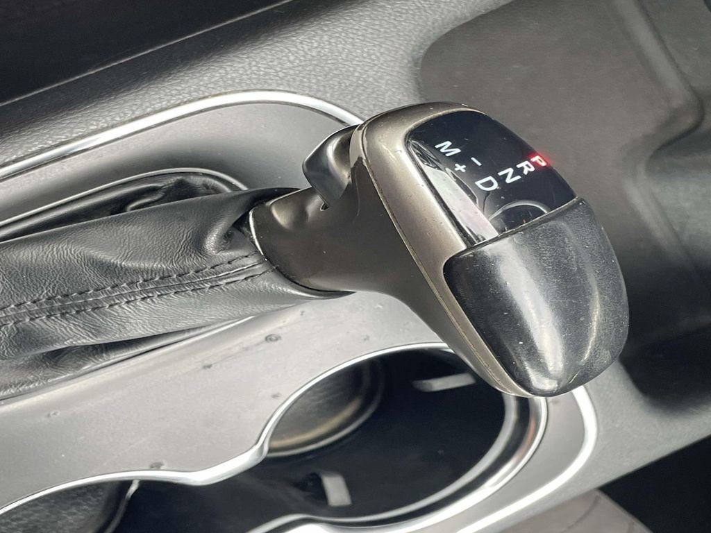 Used 2019 Dodge Durango SXT w/ 3rd Row Seating Group image 23