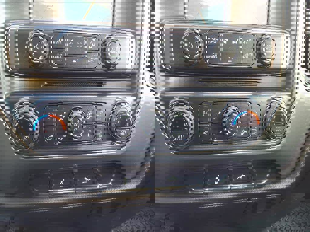 Used 2018 Chevrolet Silverado 1500 LT w/ All Star Edition image 20