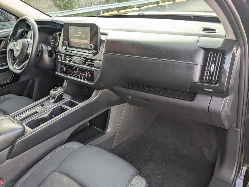 Used 2024 Nissan Pathfinder S FWD image 31