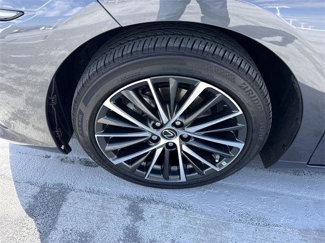 Certified 2023 Lexus ES 350 w/ Premium Package image 10