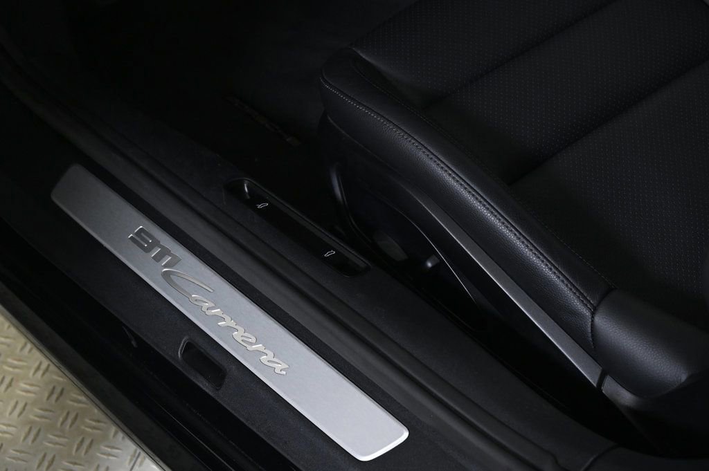 Used 2025 Porsche 911 Carrera w/ Sport Chrono Package image 24