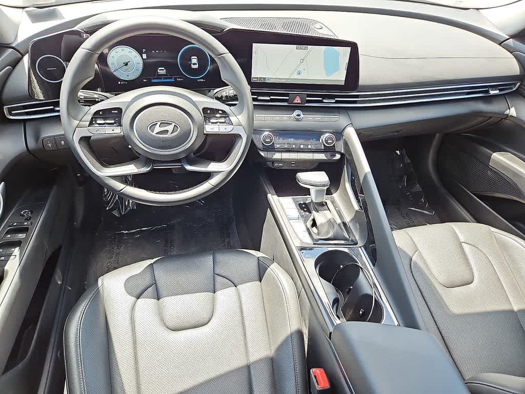 Used 2025 Hyundai Elantra Limited FWD image 10