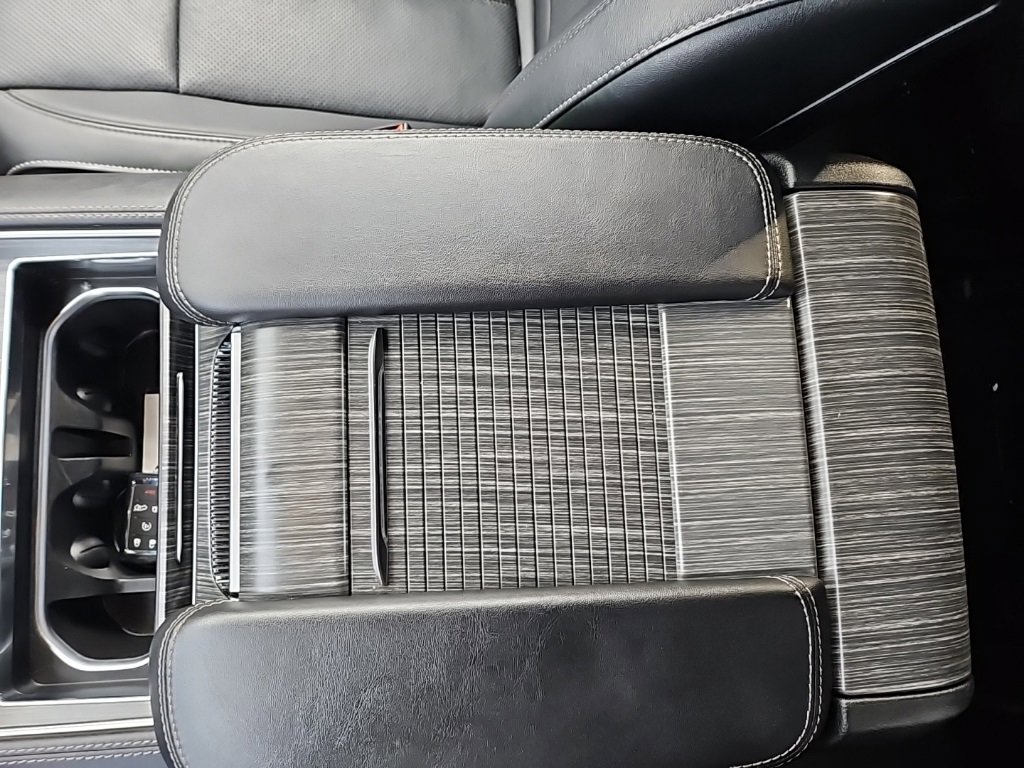 Used 2024 Jeep Wagoneer L Series III w/ Flexible Seating Group image 25