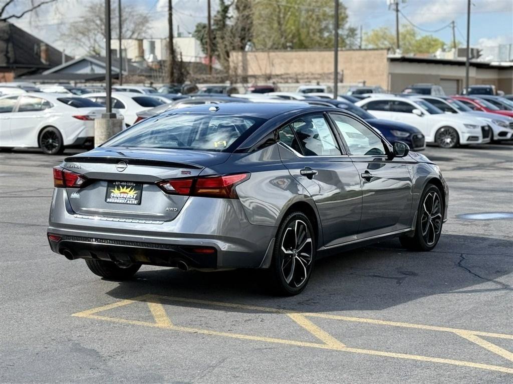 Used 2023 Nissan Altima 2.5 SR AWD/4WD image 7