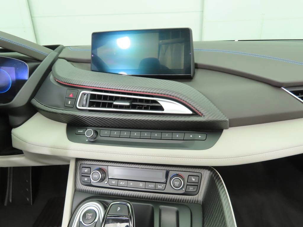 Used 2019 BMW i8 Roadster image 22