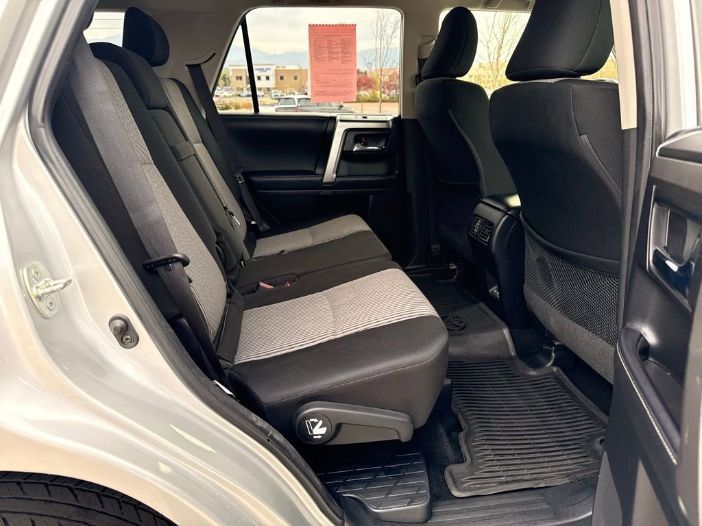 Used 2024 Toyota 4Runner SR5 AWD/4WD image 29