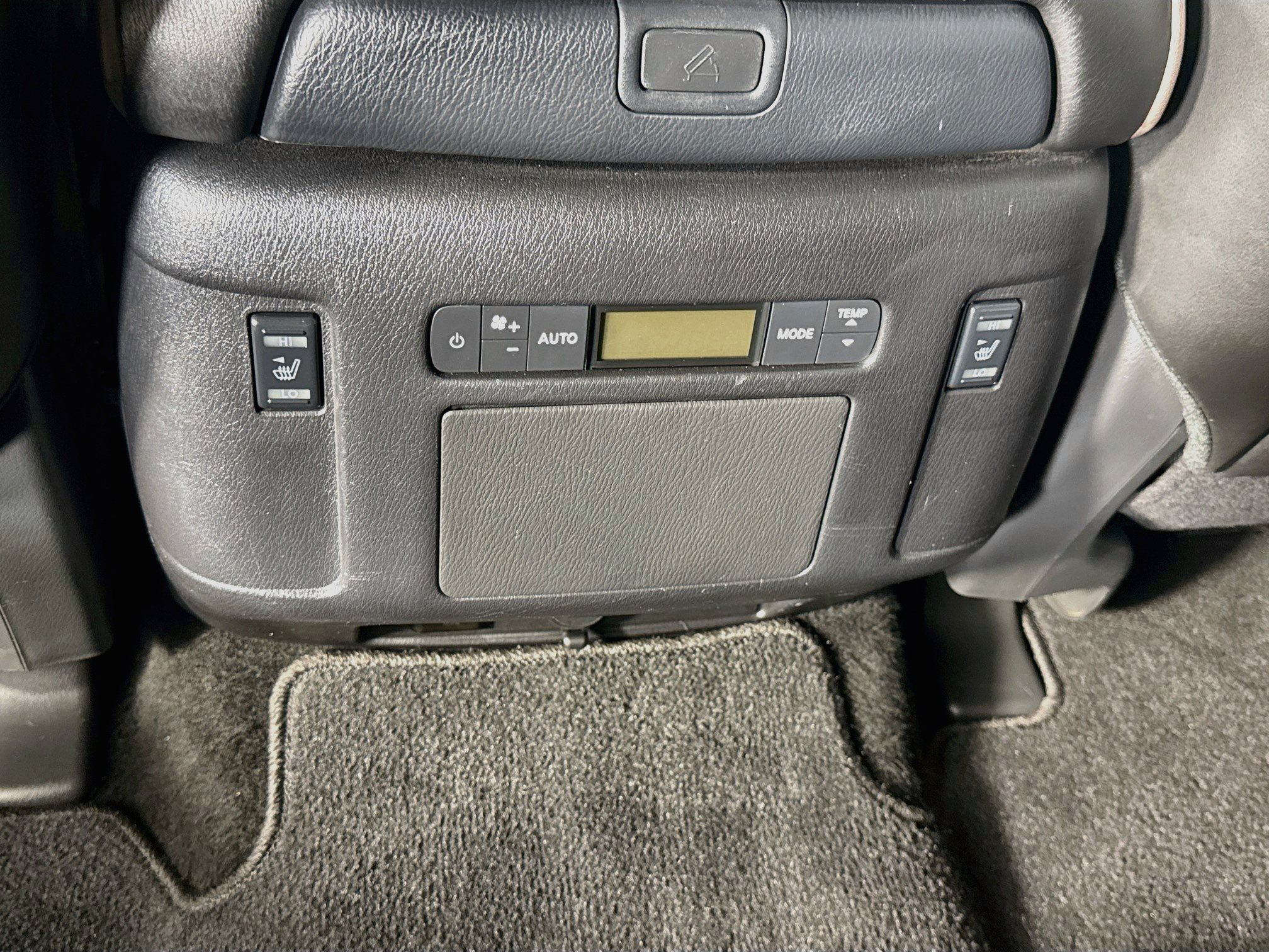 Used 2022 Nissan Armada Platinum w/ Captain's Chairs Package AWD/4WD image 27