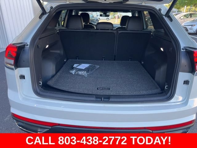 Used 2024 Volkswagen Atlas Cross Sport SE FWD image 30